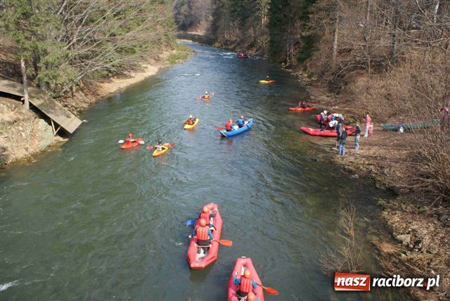 Zdjęcie w galerii na portalu naszraciborz.pl: Kajakarze rozpoczęli sezon wiadomości z regionu